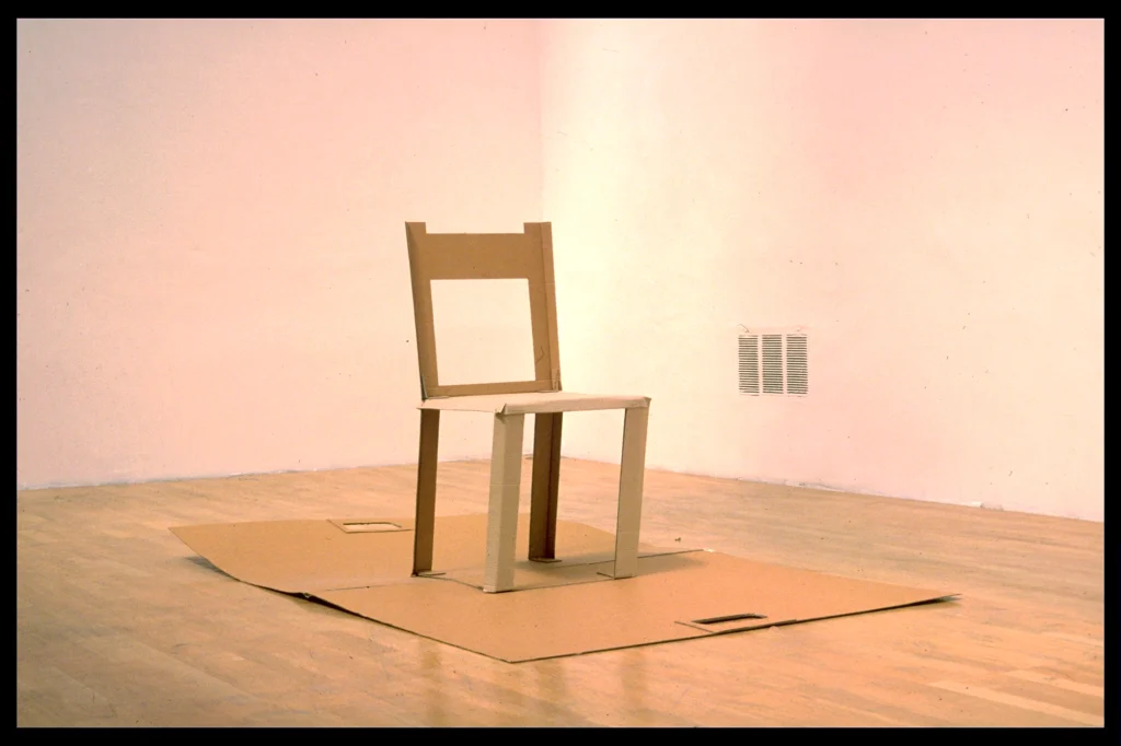 Chaise en carton